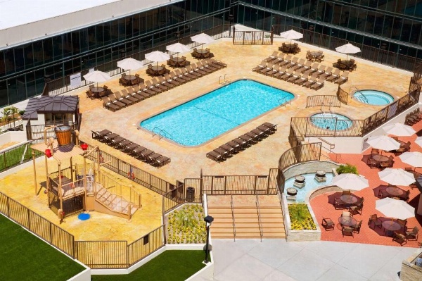 Hilton Anaheim image 13
